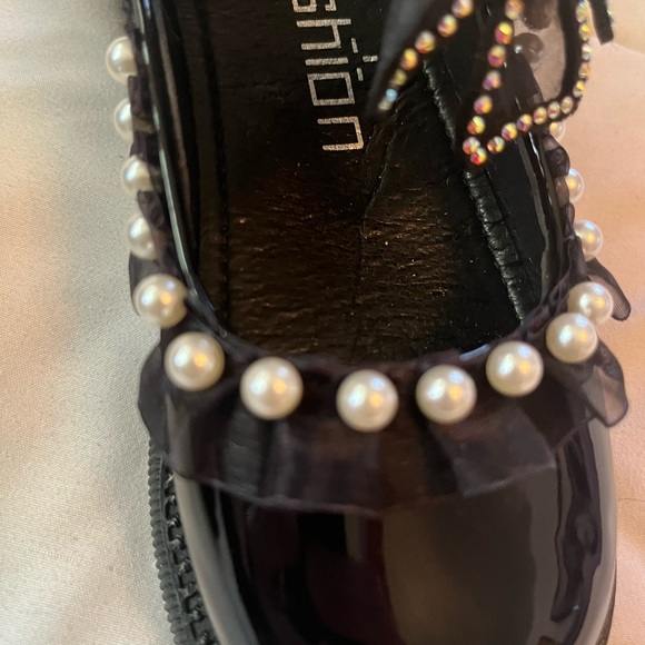 Black Patent Leather Girls dress shoes. Fashion Size 11C (28 Euro) - Picture 4 of 6